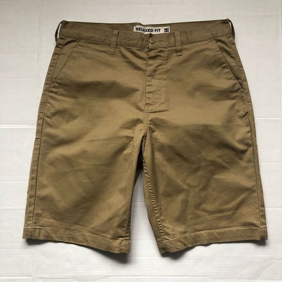 DC Shoes Khaki Flat Front Relaxed Fit Shorts (32) - Picture 1 of 4